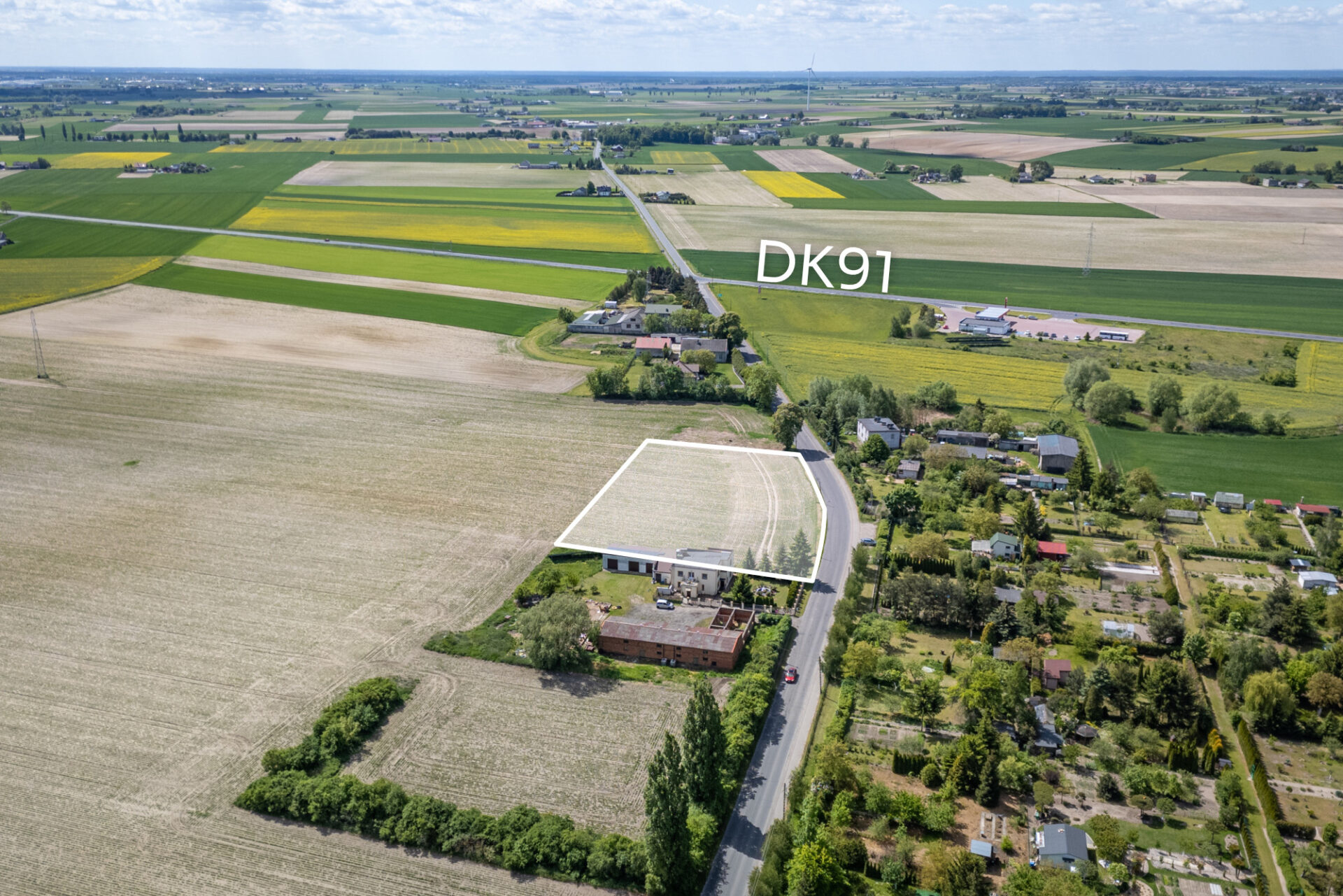 Duża działka usługowa Warunki zabudowy