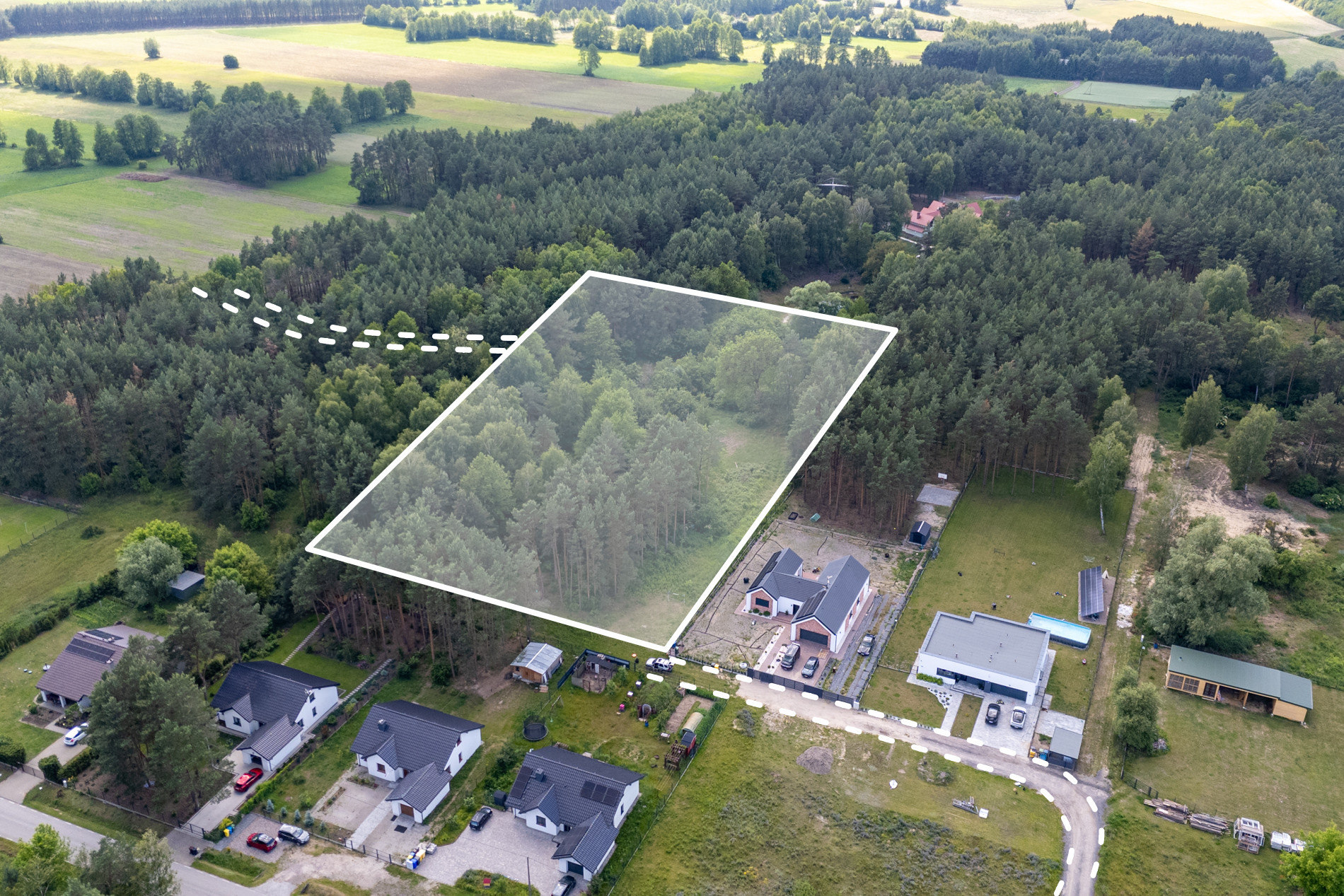 Duża działka budowlana WZ na dwa domy