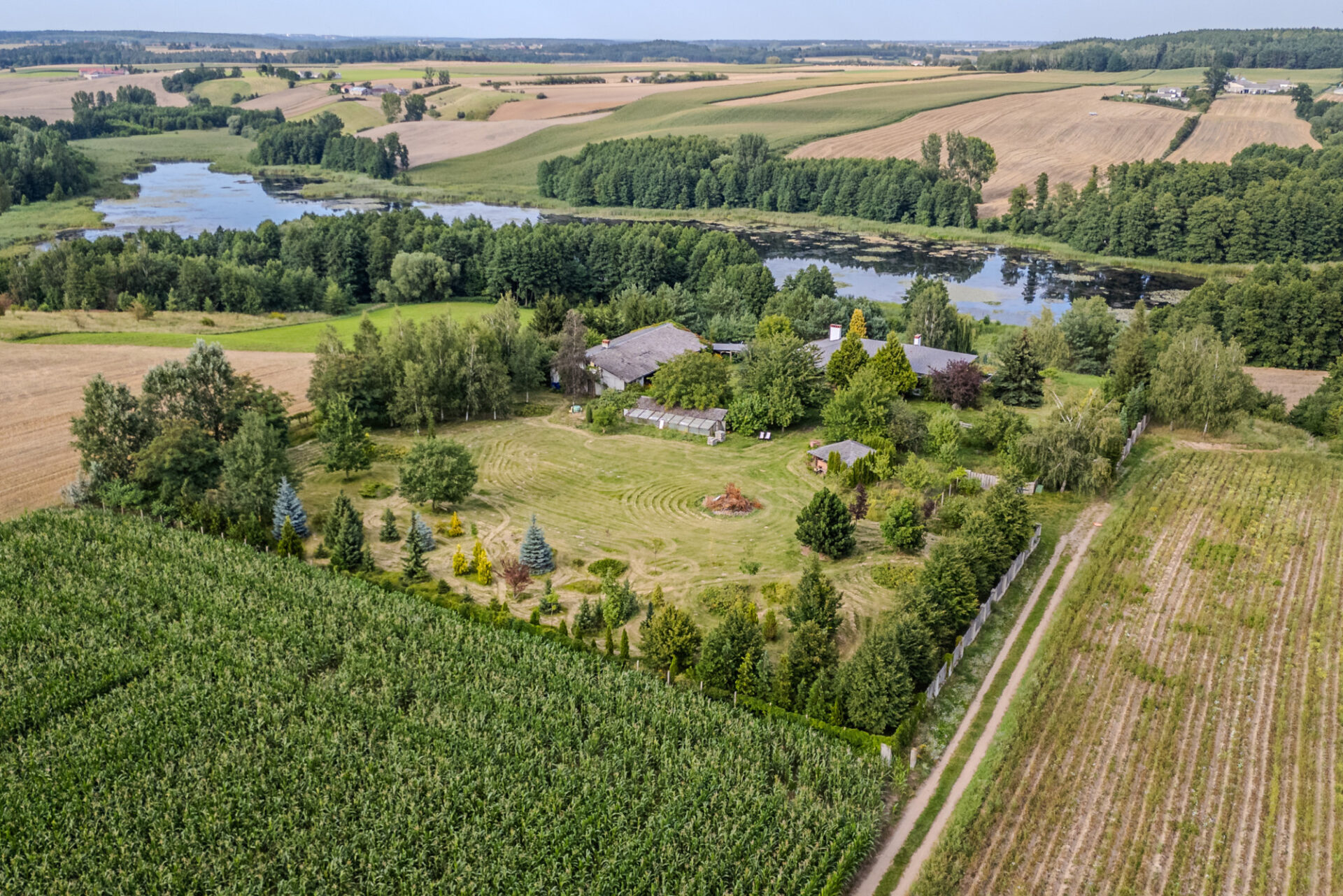 Dom Stajnia Domek letniskowy Linia brzegowa 2ha