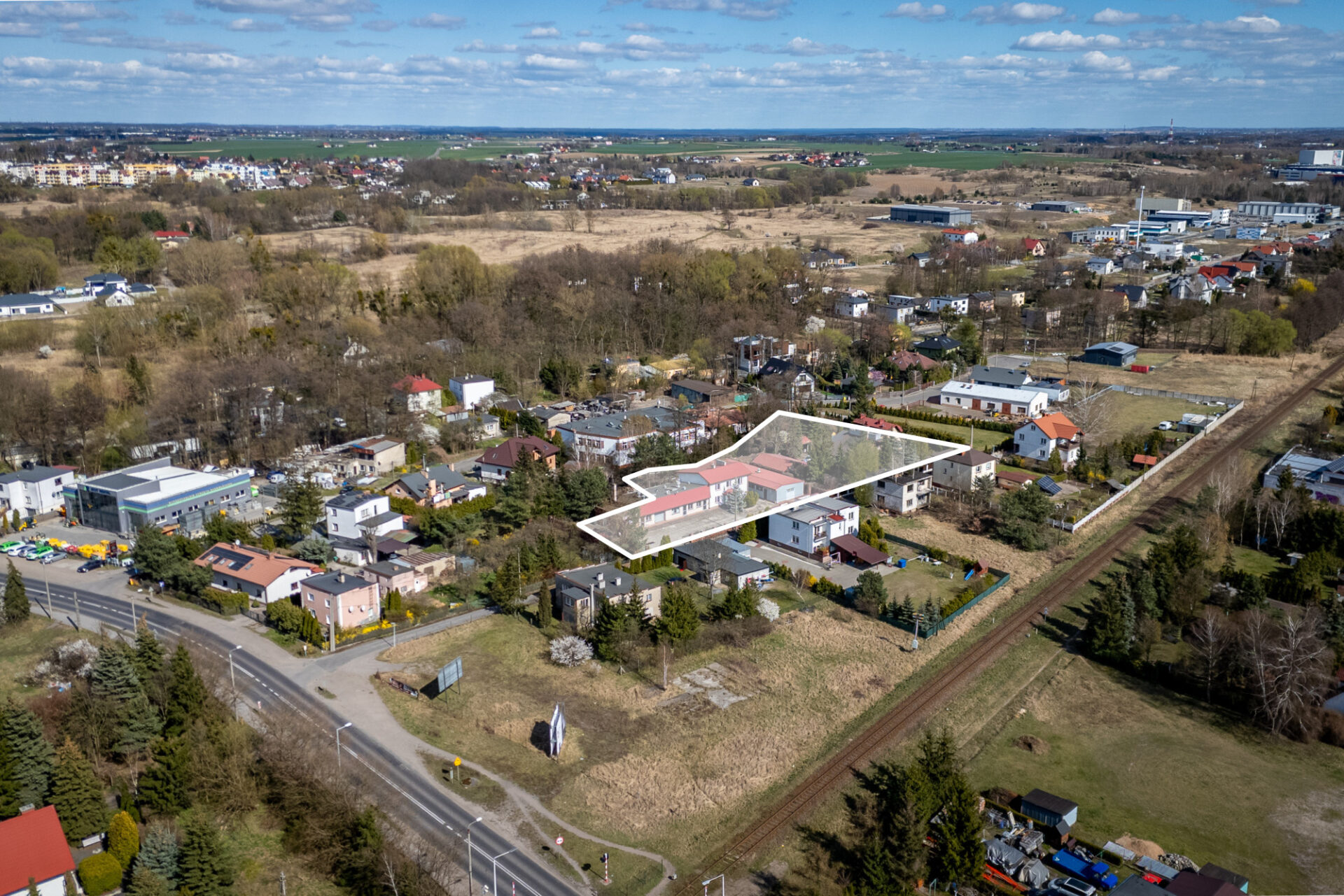 Biura z warsztatem Hala magazynowa Przestronny dom