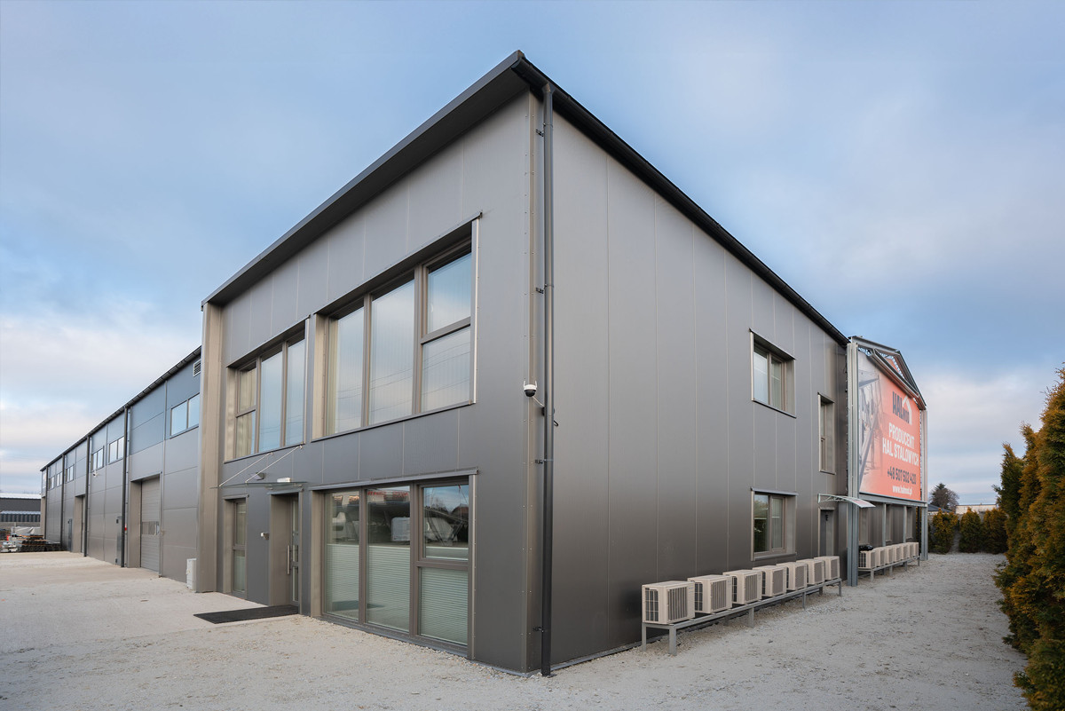 Magazyn z biurami z 2025 roku