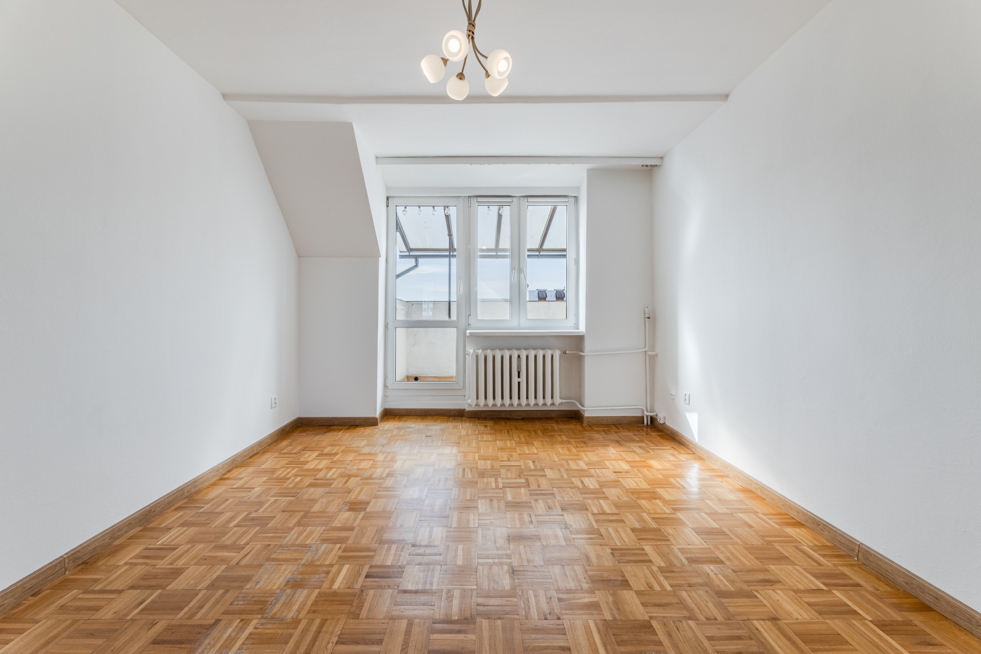 Dwupokojowe mieszkanie z balkonem niedaleko Wisły